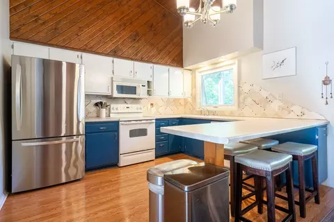 Kitchen - 2201 Benjamin Ln #6, Bloomington, IL 61701 photo 3 of 3