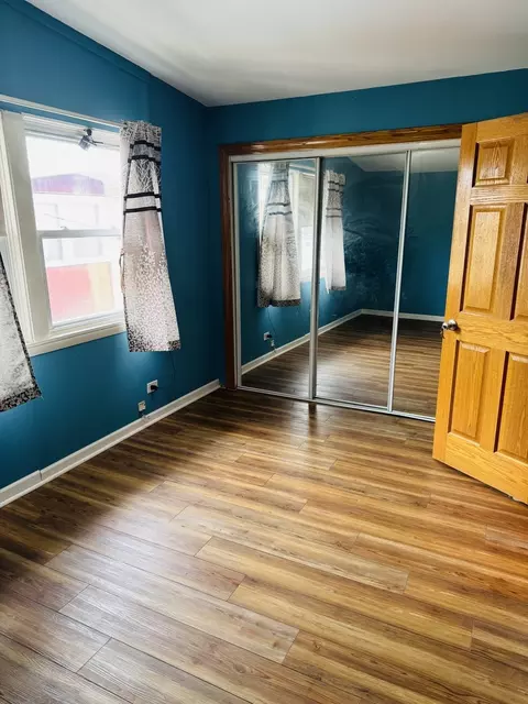 Bedroom - 2017 Pine St #B, Des Plaines, IL 60018 photo 2 of 6
