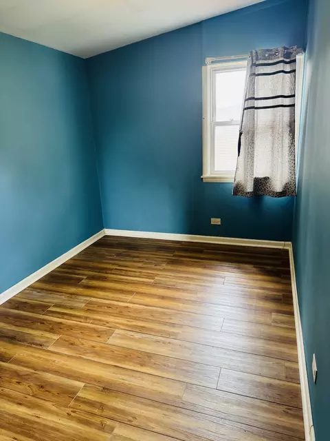Bedroom - 2017 Pine St #B, Des Plaines, IL 60018 photo 3 of 6