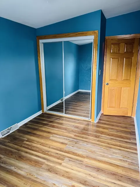 Bedroom - 2017 Pine St #B, Des Plaines, IL 60018 photo 6 of 6