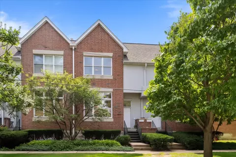 1857 Prairie St, Glenview, IL 60025