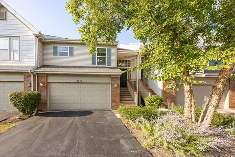 2949 Saganashkee Ln, Naperville, IL 60564