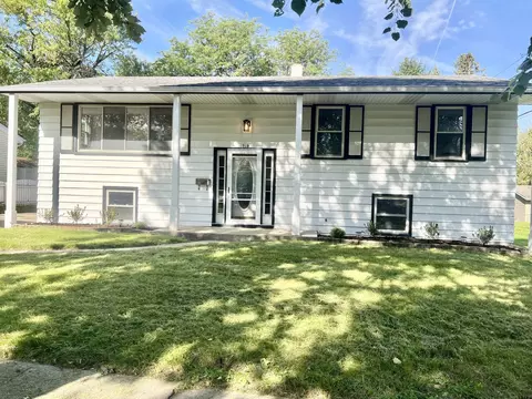 1713 Maple Ave, Belvidere, IL 61008