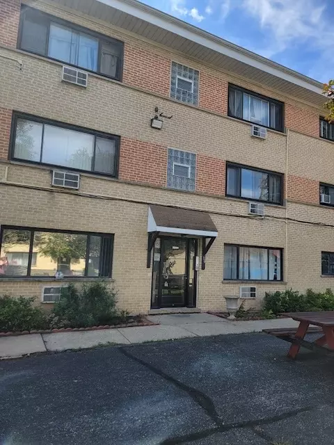 36 S 19th Ave #2E, Maywood, IL 60153