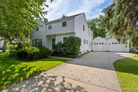 1222 James St, Geneva, IL 60134