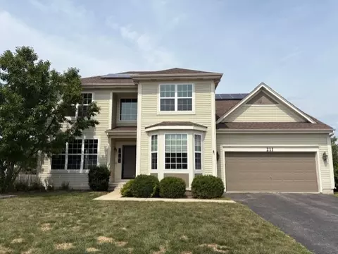 211 Leah Ct, Sycamore, IL 60178
