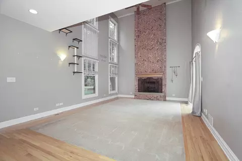 Living - 37 River Ridge Dr, Sleepy Hollow, IL 60118 photo 4 of 5