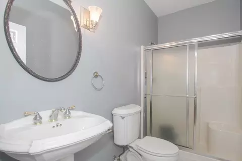 Bath - 37 River Ridge Dr, Sleepy Hollow, IL 60118 photo 6 of 6