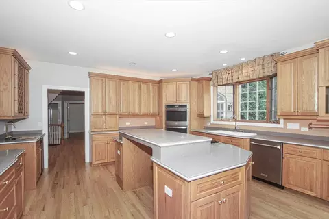 Kitchen - 37 River Ridge Dr, Sleepy Hollow, IL 60118 photo 2 of 3