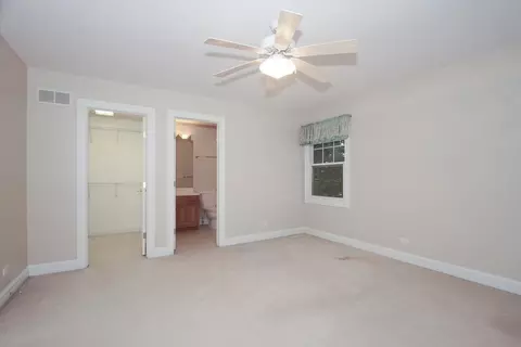 Bedroom - 37 River Ridge Dr, Sleepy Hollow, IL 60118 photo 4 of 8