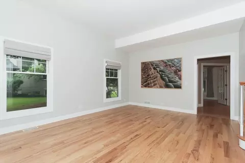 Living - 37 River Ridge Dr, Sleepy Hollow, IL 60118 photo 2 of 5