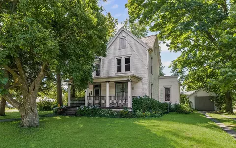 205 E Cole St, Heyworth, IL 61745