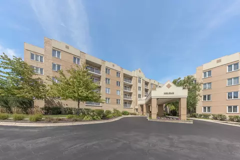 2250 S Grace St #201, Lombard, IL 60148