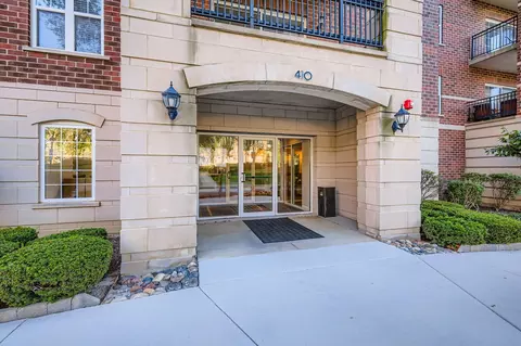 410 W Mahogany Ct #309, Palatine, IL 60067
