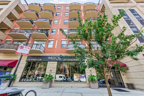 1301 W Madison St #306, Chicago, IL 60607