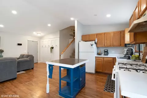 Kitchen - 35720 N Laurel Ave, Ingleside, IL 60041 photo 1 of 5