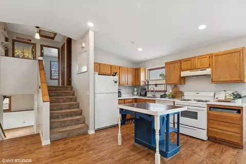Kitchen - 35720 N Laurel Ave, Ingleside, IL 60041 photo 2 of 5