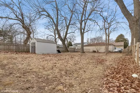 Exterior - 35720 N Laurel Ave, Ingleside, IL 60041 photo 3 of 4