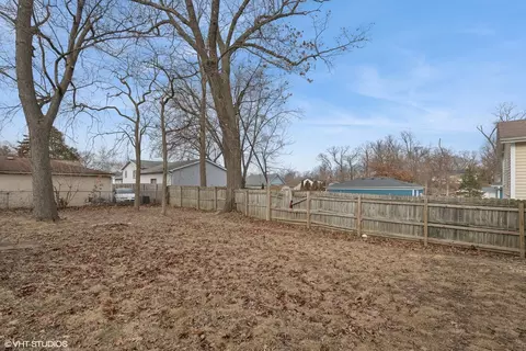 Exterior - 35720 N Laurel Ave, Ingleside, IL 60041 photo 1 of 4