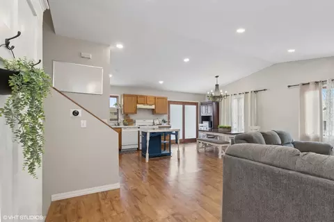 Entry Way - 35720 N Laurel Ave, Ingleside, IL 60041 photo 3 of 3