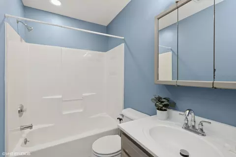 Bath - 35720 N Laurel Ave, Ingleside, IL 60041 photo 1 of 2