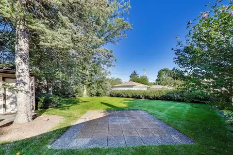 Exterior - 516 Short Ln, Glenview, IL 60025 photo 4 of 7