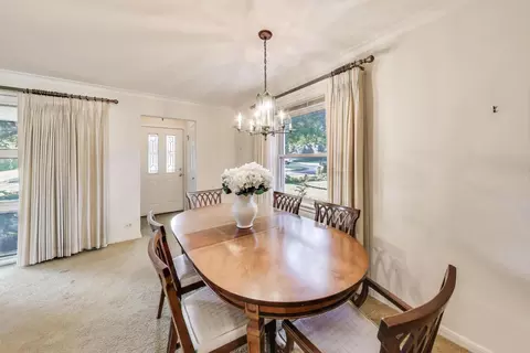 Dining - 516 Short Ln, Glenview, IL 60025 photo 2 of 3