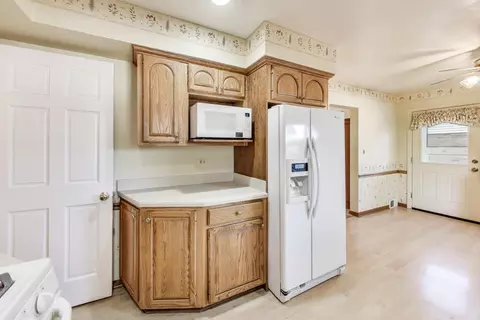 Kitchen - 516 Short Ln, Glenview, IL 60025 photo 4 of 4