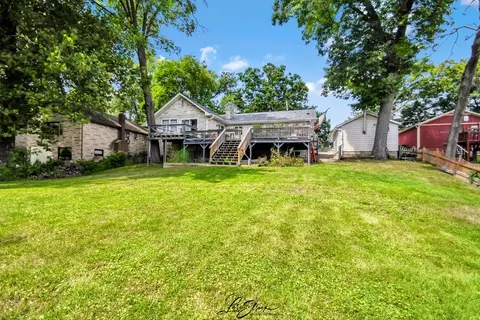 38871 N Lakeview Ave, Antioch, IL 60002