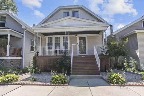 5807 W Cornelia Ave, Chicago, IL 60634