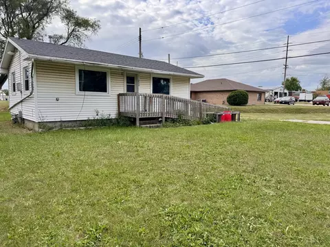226 S Beech St, Forrest, IL 61741 photo 2