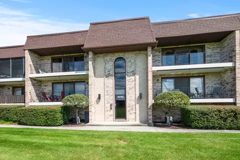 15702 Deerfield Ct #2S, Orland Park, IL 60462