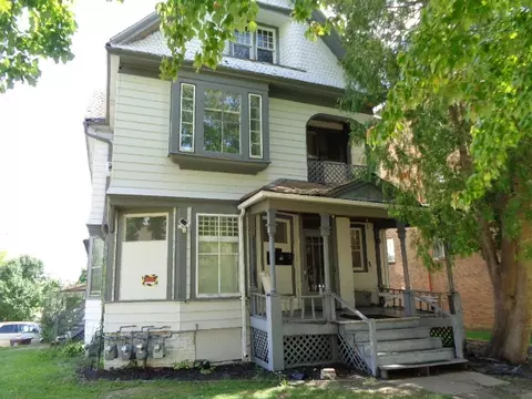 735 N Court St, Rockford, IL 61103