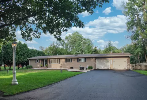 10308 Kenilworth Ave, Algonquin, IL 60102