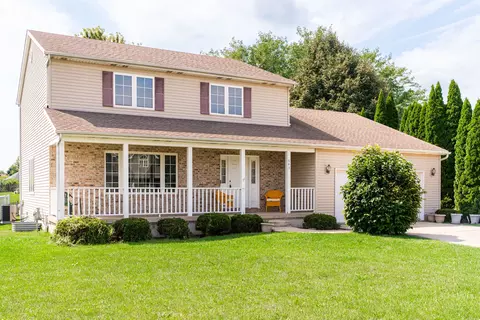 643 Plum St, Dekalb, IL 60115