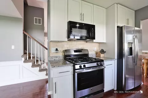 Kitchen - 205 S Cross Trl, Mchenry, IL 60050 photo 2 of 3