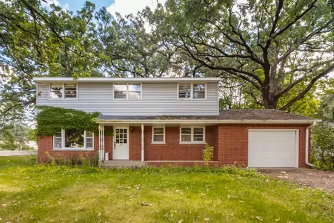 75 S Oak St, Crystal Lake, IL 60014