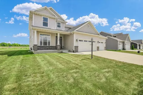 1710 Littlefield Ln, Mahomet, IL 61853