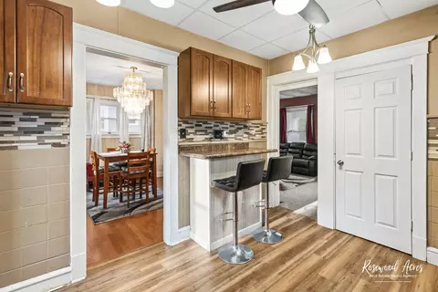 Entry Way - 355 S Myrtle Ave, Kankakee, IL 60901 photo 1 of 1