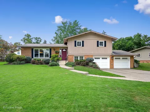 6924 Valley View Dr, Downers Grove, IL 60516