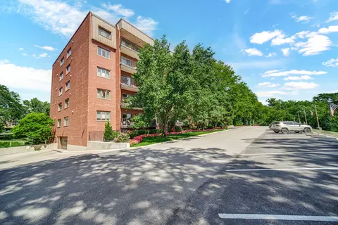 127 Acacia Cir #505, Indian Head Park, IL 60525