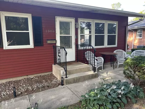 Exterior - 1306 Croxton Ave, Bloomington, IL 61701 photo 5 of 16