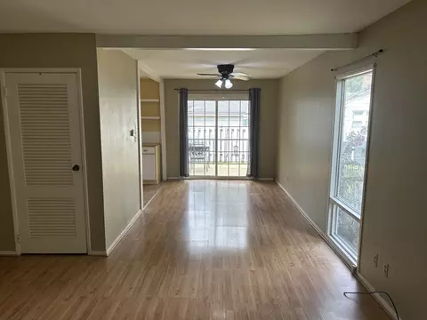 Living - 1306 Croxton Ave, Bloomington, IL 61701 photo 2 of 8