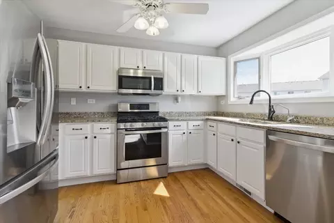 Kitchen - 407 E Willow St #407, Elburn, IL 60119 photo 2 of 2