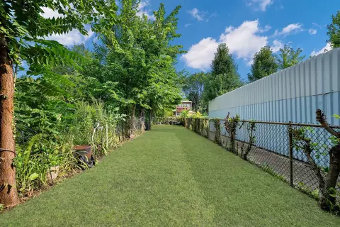 Exterior - 75 E 37th Pl, Chicago, IL 60653 photo 2 of 4