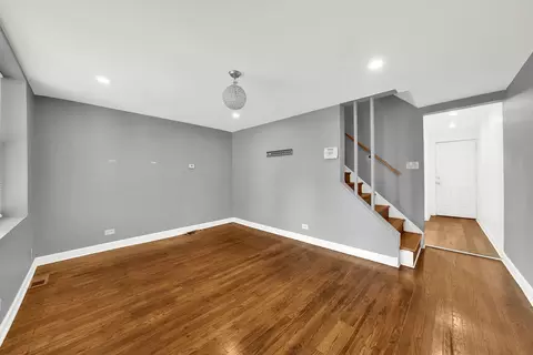 Living - 75 E 37th Pl, Chicago, IL 60653 photo 2 of 2