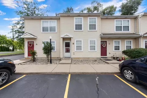 651 W Liberty St #B, Wauconda, IL 60084