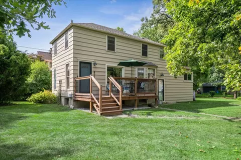4700 Teonia Woods Dr, Rolling Meadows, IL 60008