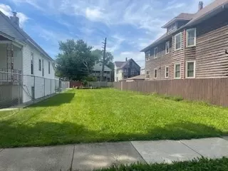 948 N Massasoit Ave, Chicago, IL 60651
