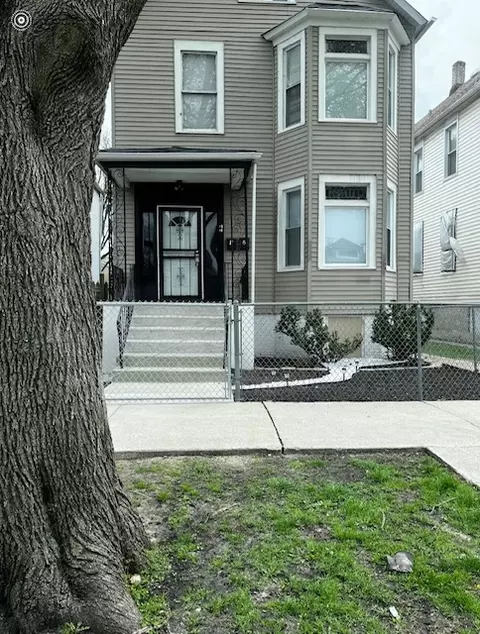 8423 S Muskegon Ave, Chicago, IL 60617